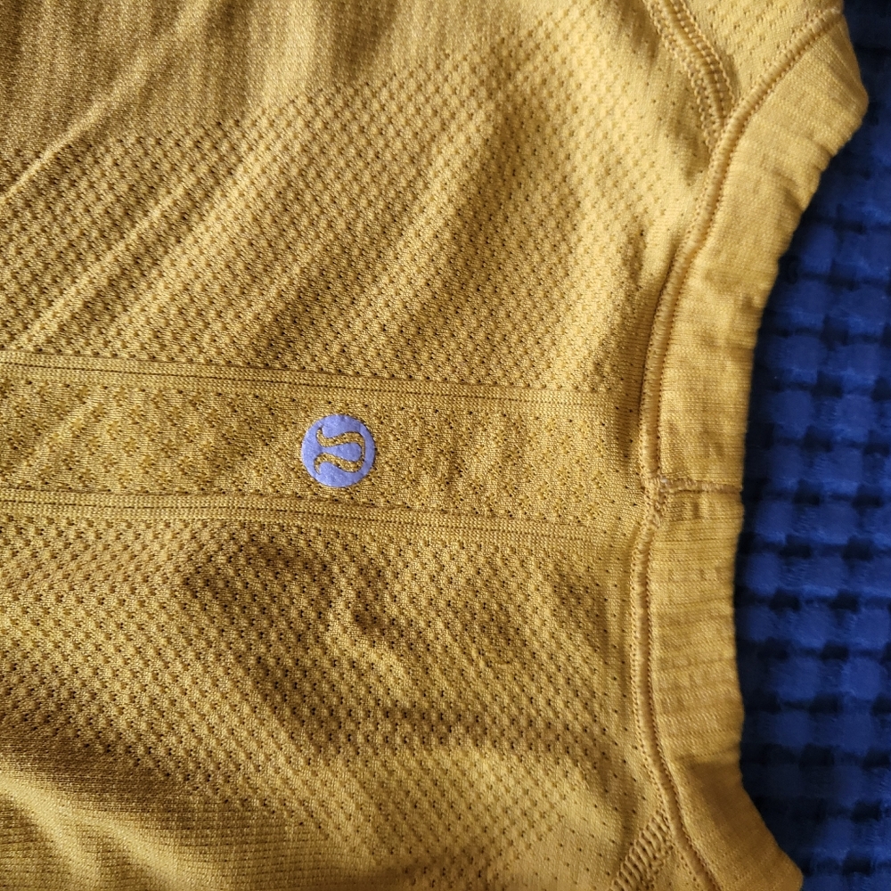 Lululemon - Picture 2 of 5